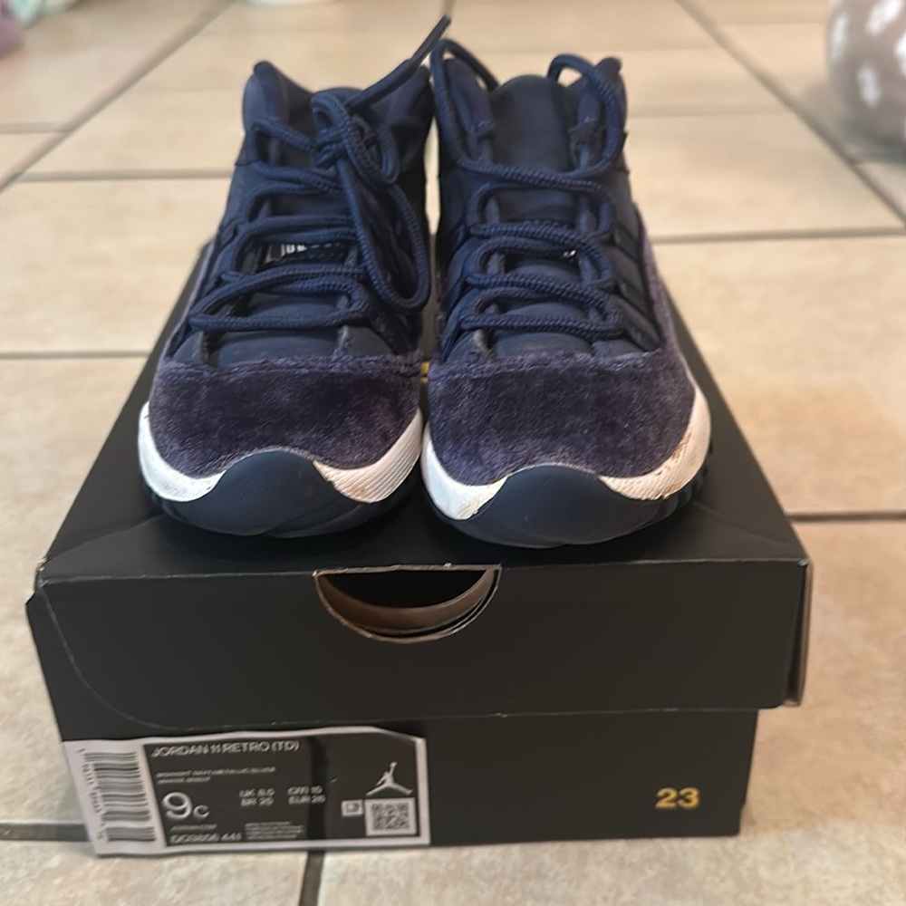 Jordan retro toddler size 9
